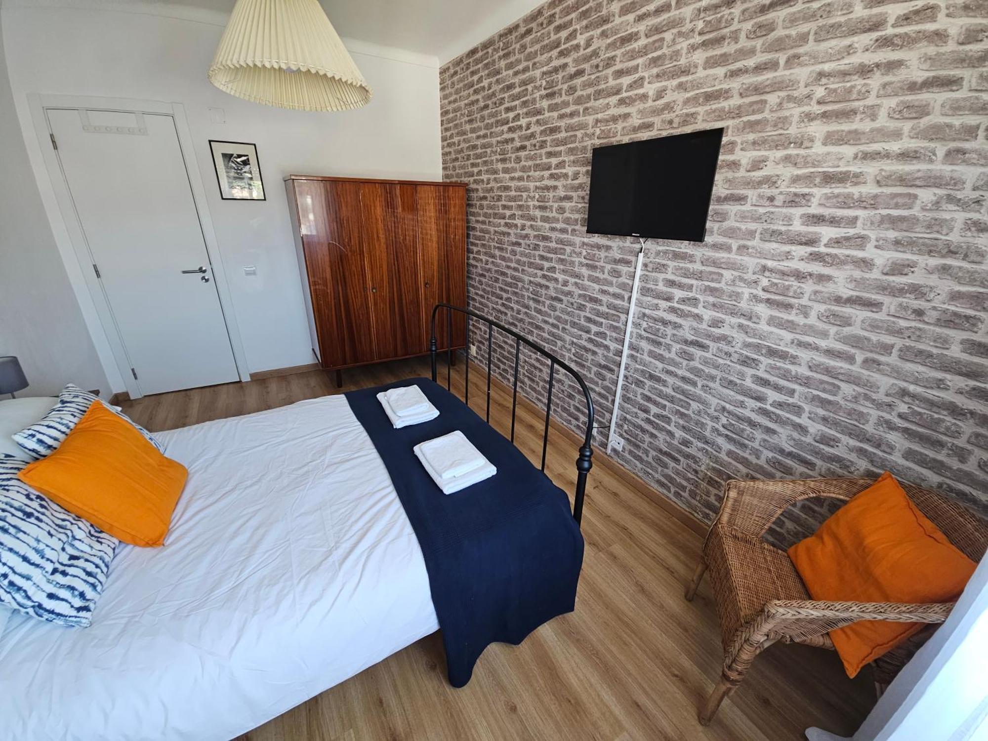 Apartment Centre *